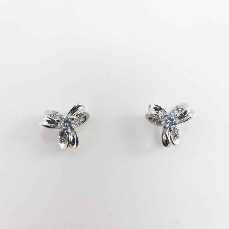 Flower push Back silver minimalist Earrings for women - Image 2