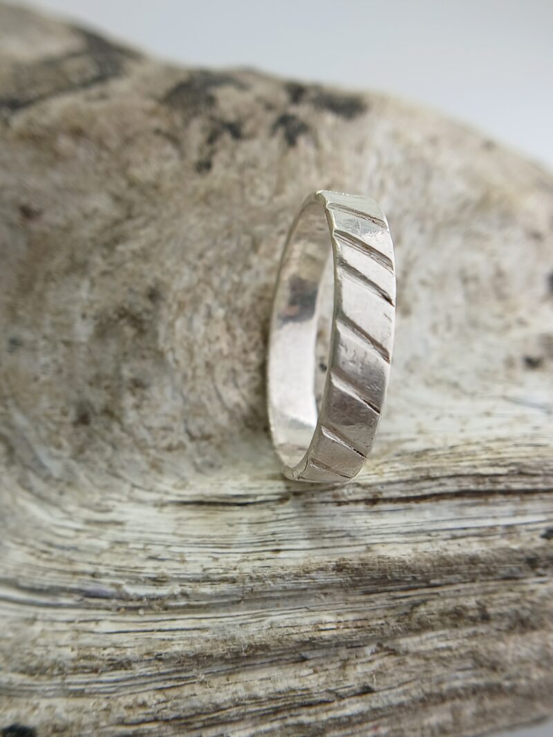 Stylish Men's Silver Ring - Image 4