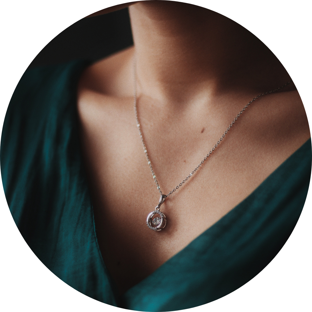 women silver necklace
